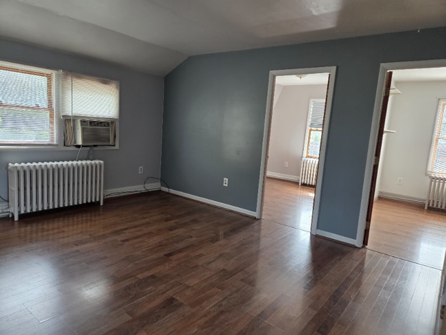 Photo - 2 Grandview St