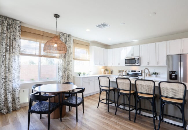 Photo - Tricon Hudson Crossing