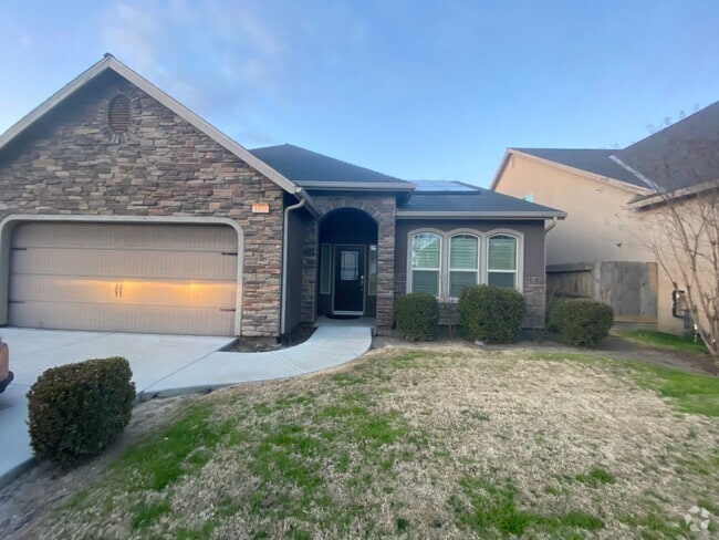 Building Photo - Move into Northwest Hanford and relax in y... Rental