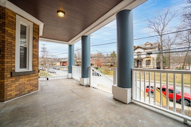 205 Lincoln Ave Unit 1