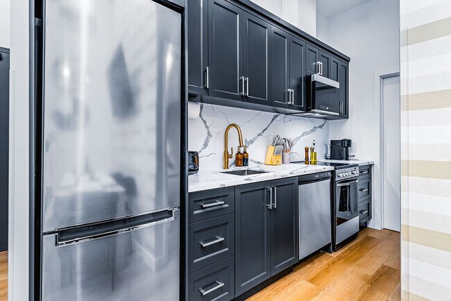 Photo - 168 McCaul St Unit SI ID1389234P