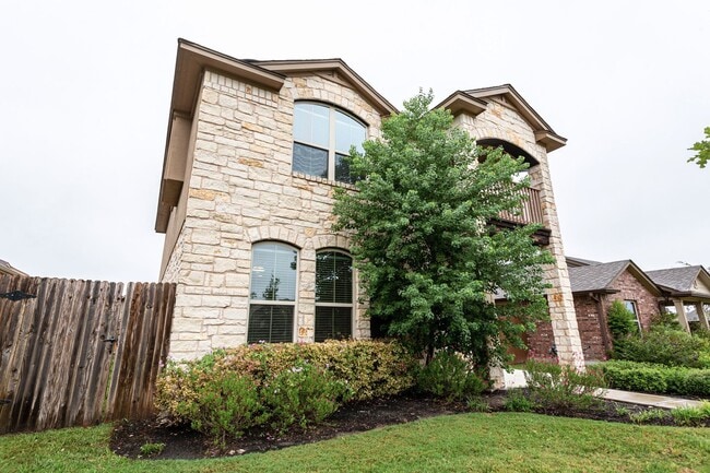 Photo - 605 Allens Creek Way