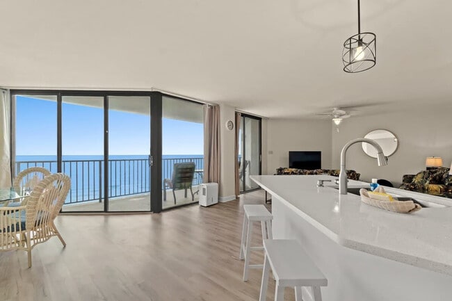 Photo - 17155 FL-30 Unidad FL8-ID1354915P