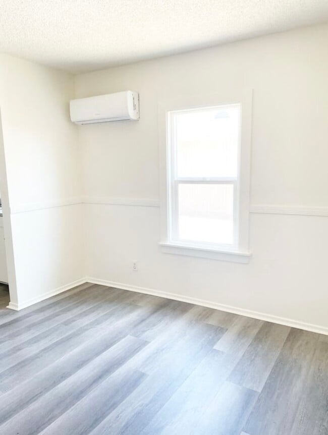 Photo - 440 W 23rd St Unit B