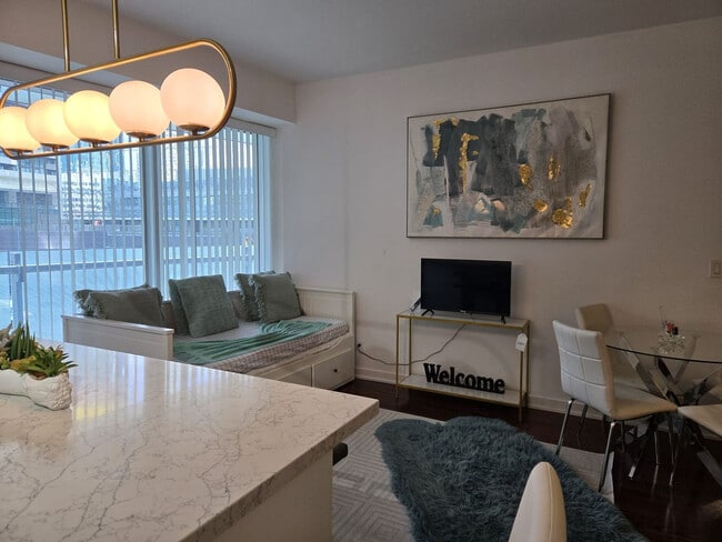 Photo - 17 Charlotte St Unit FL4-ID1347725P