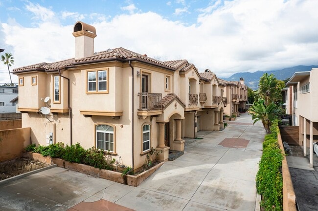 Photo - Three bedroom condo for lease in Arcadia