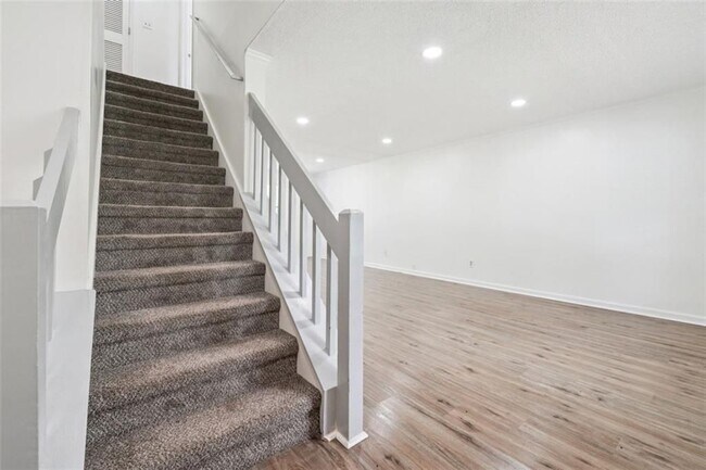 Photo - 5320 Kelleys Creek Dr