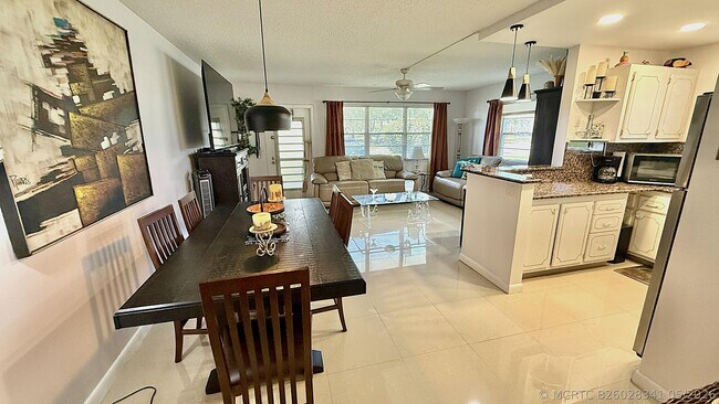 Photo - 21 Newport Ct