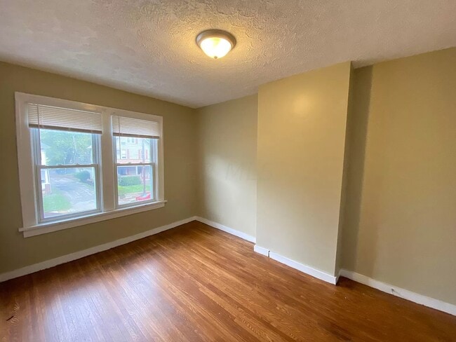 Photo - 131 Clinton St