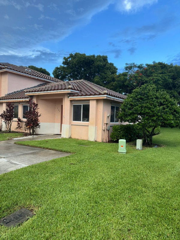 Building Photo - 707 NW 208th Dr Rental
