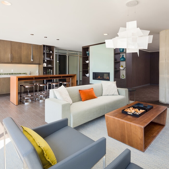 Main Floor Lobby Lounge - Riverhouse