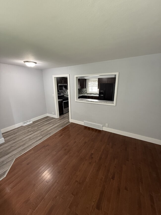 Photo - 428 Hilltop Rd