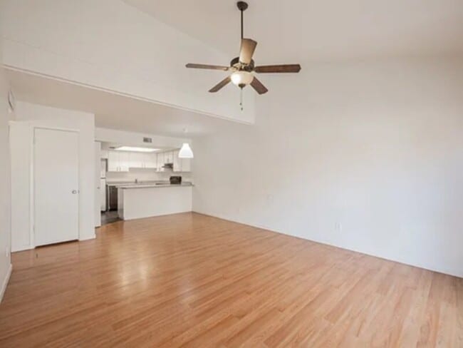 Building Photo - 2141 E Kirkland Ln