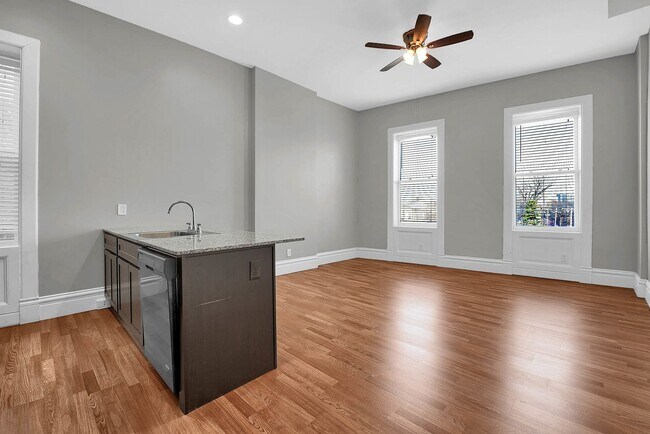 Photo - Put Down Roots and Overlook Soulard Community Garden Unidad 902 3F - 686