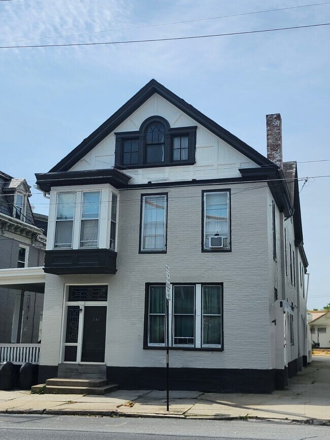 Photo - 240 W Main St Unidad Apt.2