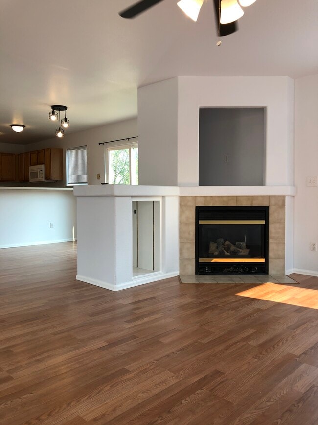 Photo - 955 Winebrook Way