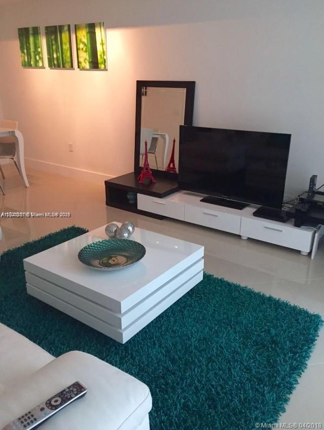 Photo - 253 NE 2nd St Unidad 809