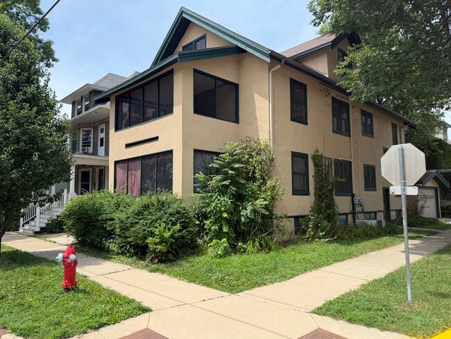 1256 Spaight St Unit 1