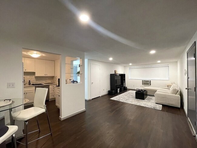 Photo - 1325 Worcester Rd Unidad C3