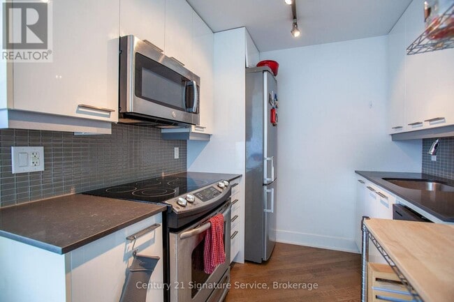 Photo - 90 Trinity St Unit 507
