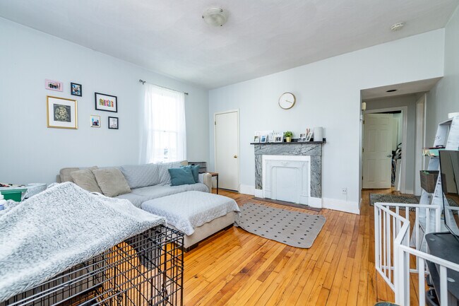 5 Munroe St Unit 1