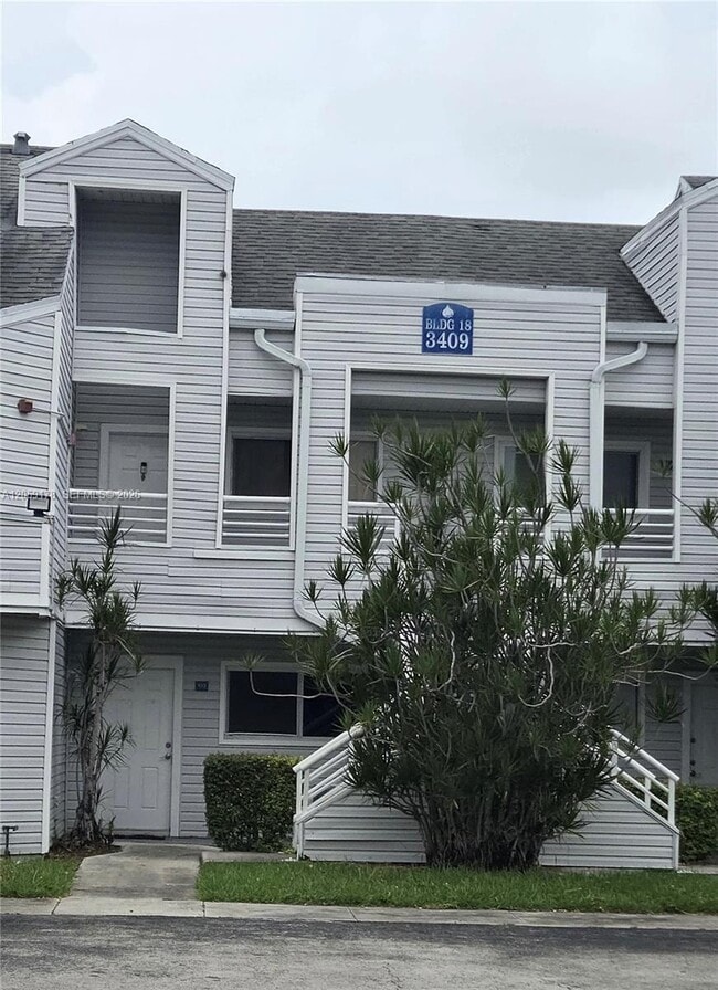 Photo - 3409 NW 44th St Unit 201