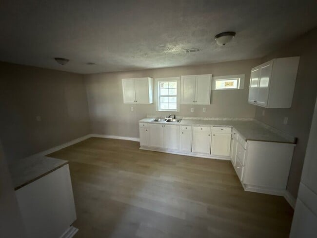 Photo - 110 Pine Lawn Pl