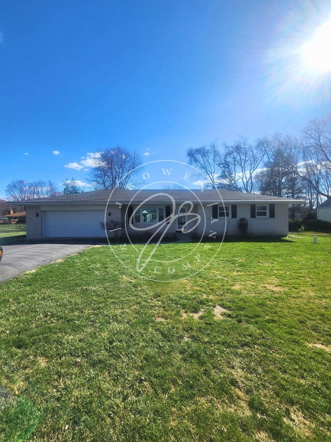 Building Photo - Sylvania Schools! Charming 3-Bedroom Ranch with Attached Garage & First-Floor Laundry