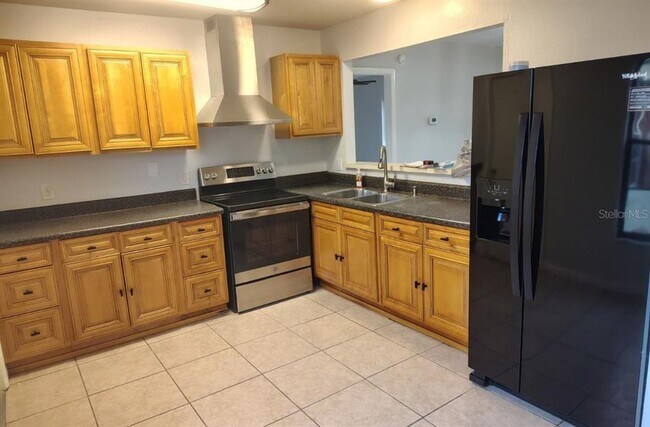 Photo - 437 Short Dr