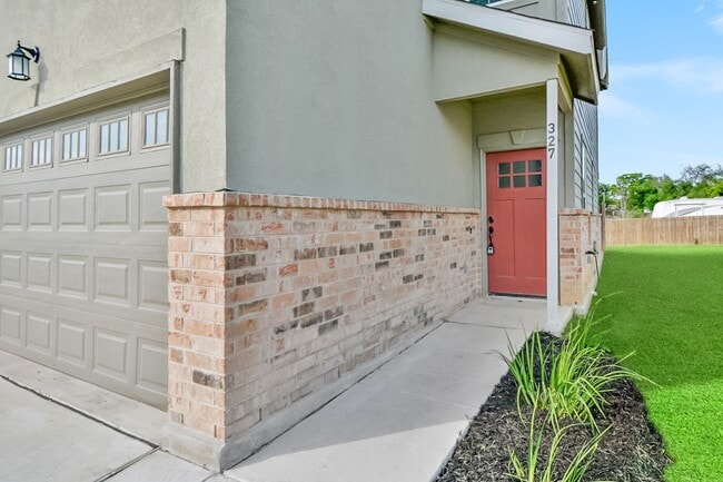 Photo - **2 Weeks Free!** Beautiful 3 Bedroom Duplex in New Braunfels – Modern Finishes & Great Layout!