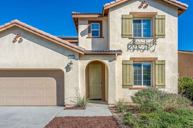 Building Photo - Large Single Family, 5 Bed 3 Bath, Corona-Norco Unified School District.