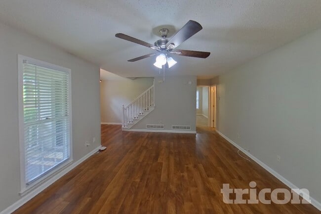 Photo - 649 Stratford Dr
