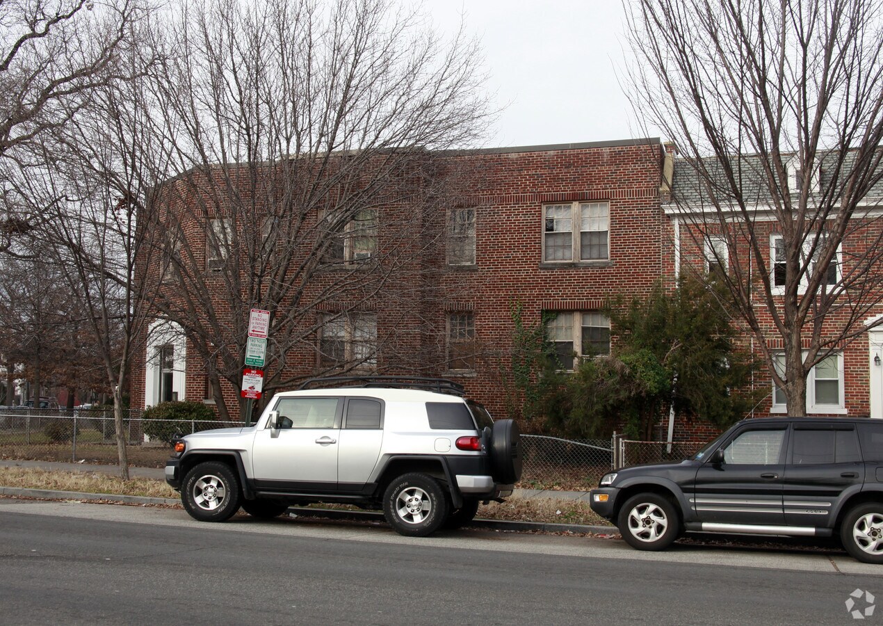 Photo - 4000 Kansas Ave NW