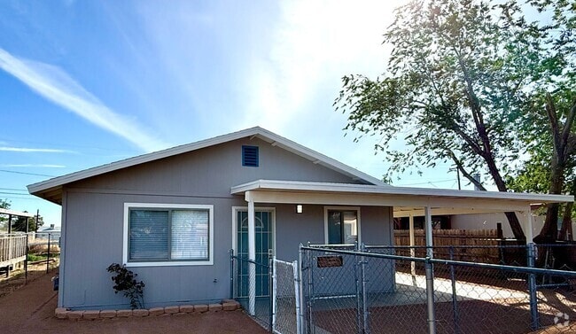 Building Photo - Beautifully Updated 3 Bedroom, 2 Bathroom ... Rental
