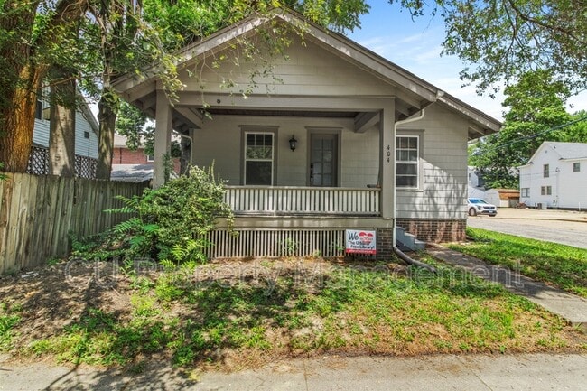 Photo - 404 E Illinois St
