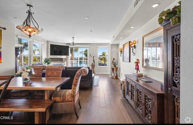 Building Photo - 4012 Tradewinds Dr Unit 4012 Rental