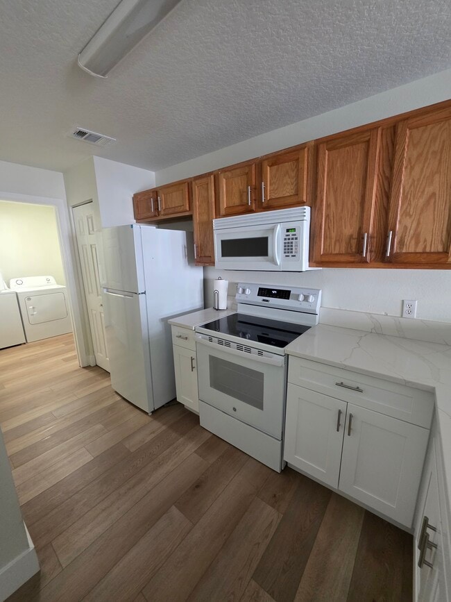 Photo - 512 13th Pl Unidad 512