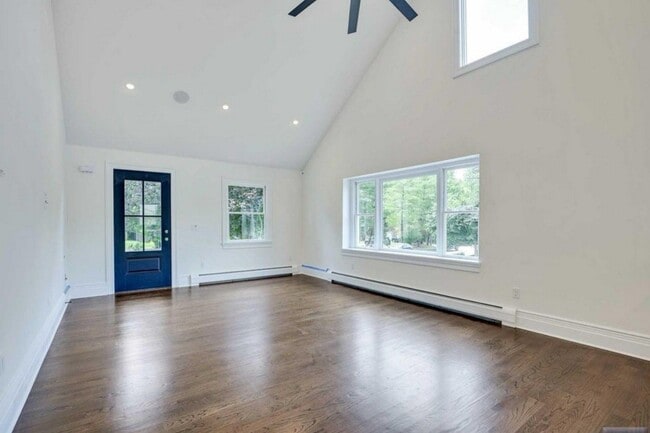 Photo - 26 Bogert St