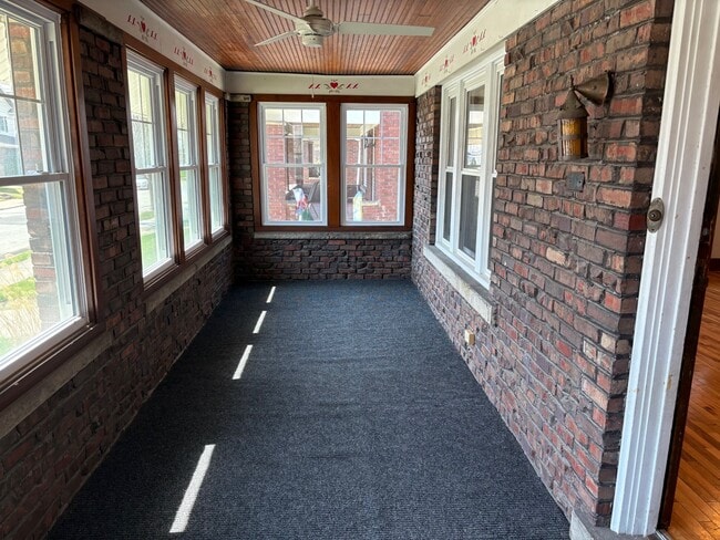 Photo - 448 W 28th St