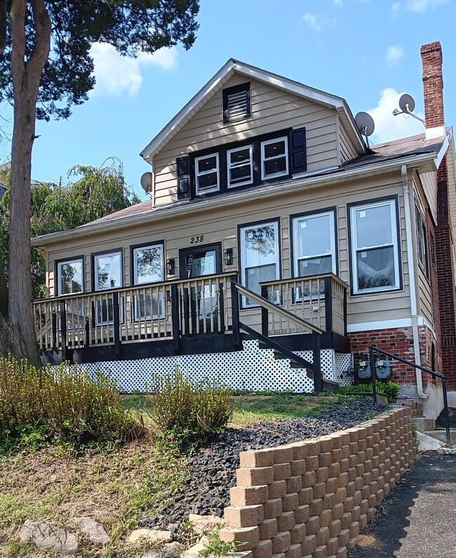 Building Photo - 238 Penn Blvd Unit 2nd Floor