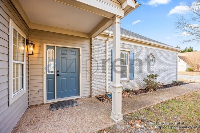 Photo - 952 Heathland Dr