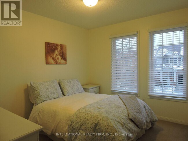 Photo - 2453 Baintree Crescent