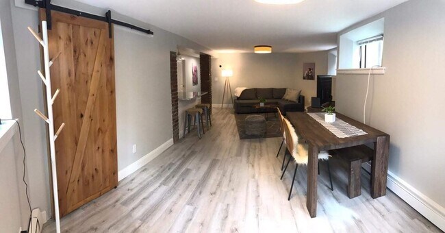 Photo - 122 Trowbridge St Unidad 1