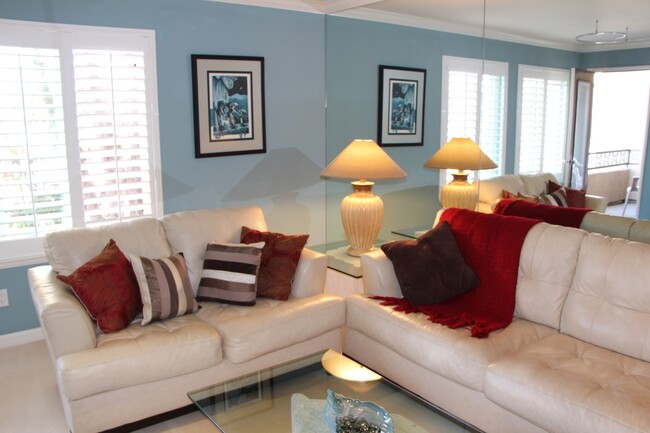 Immaculate Furnished 1-Bedroom Condo - Immaculate Furnished 1-Bedroom Condo Unit 6204