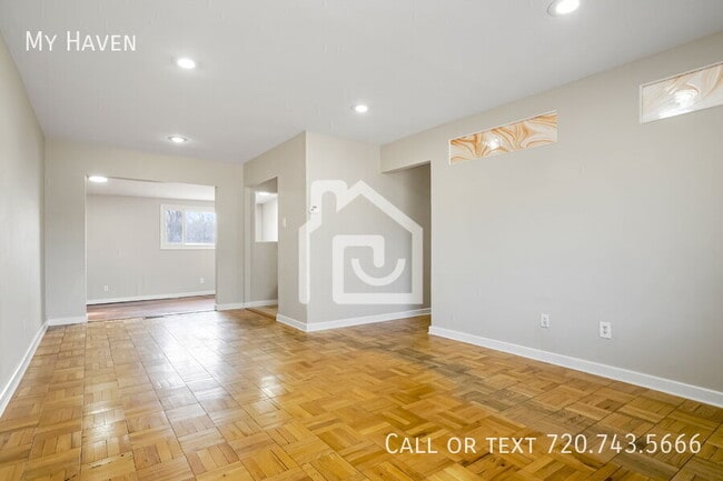 Photo - 3032 S Glencoe St