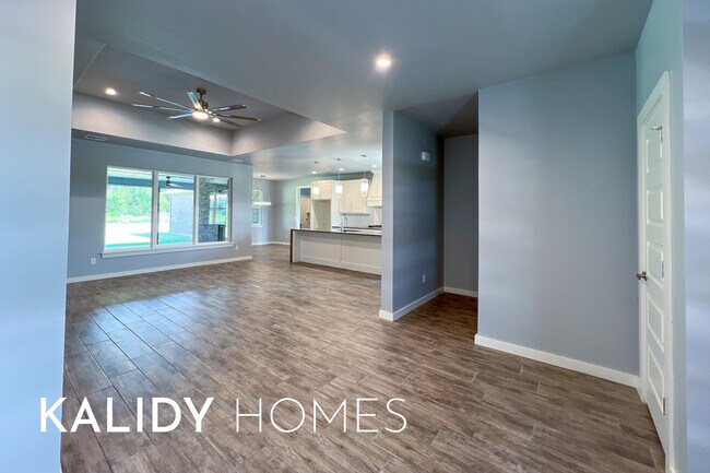 Photo - 214 Olde Ml Ct