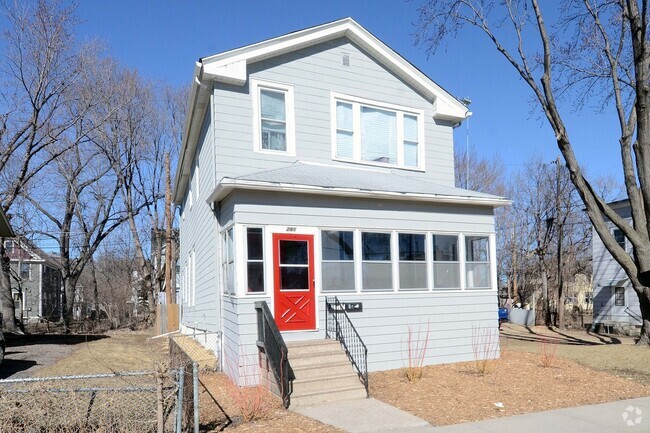 Building Photo - 281 W Sturgis St Unit 1 Lower Rental