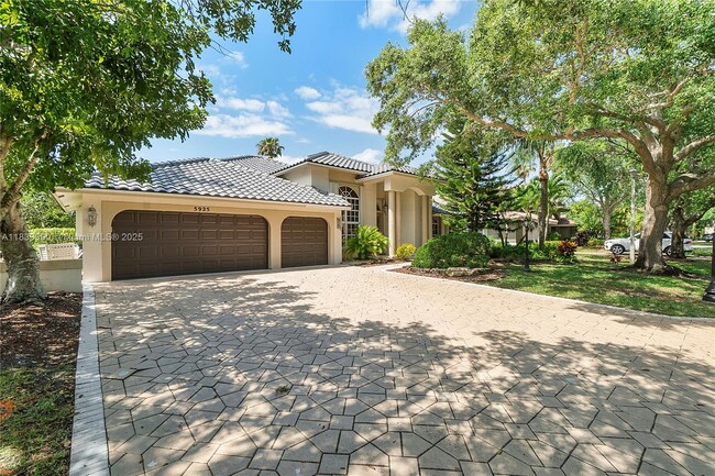 Photo - 5925 NW 97th Dr