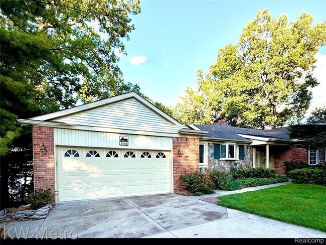 Photo - 1448 Inwoods Cir