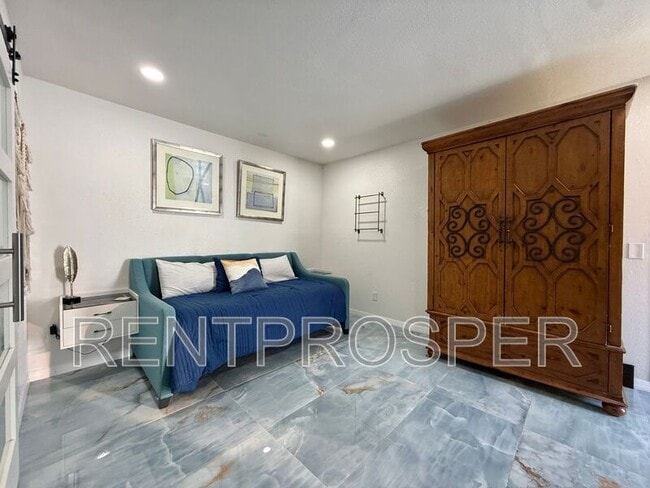 Photo - 628 Riverwoods Cir